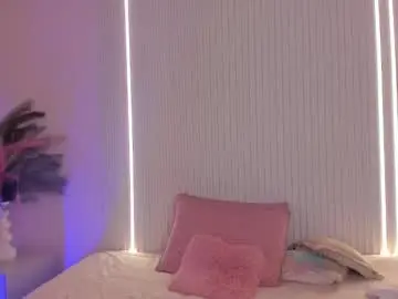 Emilyevans7  live sex cam