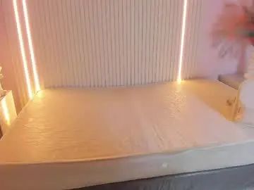 Emilyevans7  live sex cam