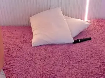 Emilyevans7  live sex cam