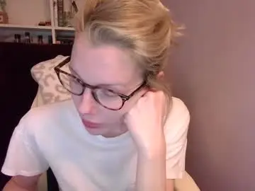 Holly_bourbon  live sex cam