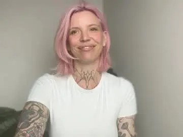 Kittjones33  live sex cam