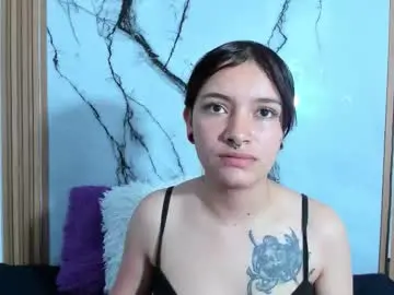 Nahomy_glow  live sex cam