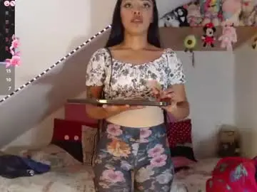 Pocahotass555  live sex cam
