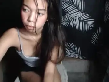 Urgirlyflor  live sex cam