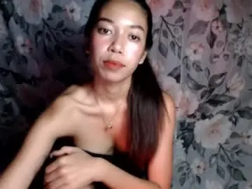 Urgirlyflor  live sex cam