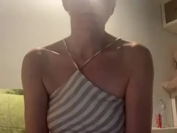 Ailo80  live sex cam