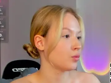 Chloe_lov_  live sex cam