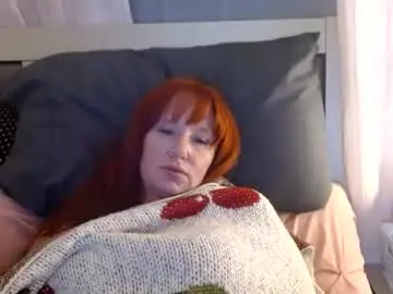 Curvypinknhot  live sex cam