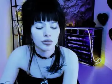 Holydennis  live sex cam