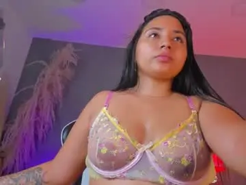 Luccia_smith  live sex cam