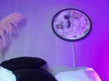 Luccia_smith  live sex cam