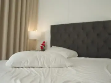 Naughtysammx  live sex cam