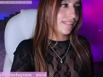 Nicole_edwards  live sex cam