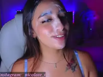 Nicole_edwards  live sex cam