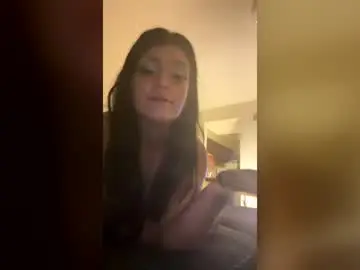 Realyummygirl  live sex cam