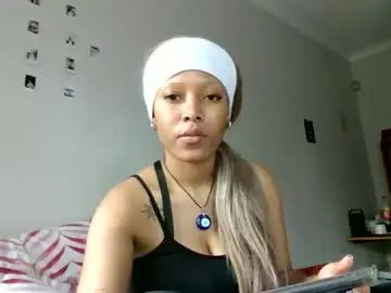 Spoiledluna777  live sex cam