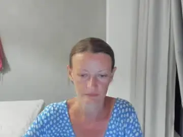 Velvetzara  live sex cam
