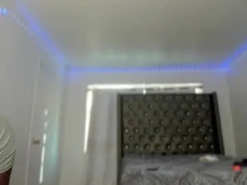 Vixen_sasha  live sex cam