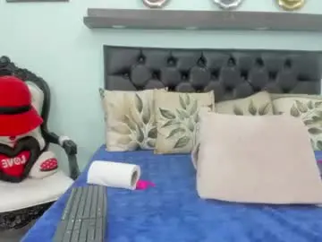 Yaiza_sexylovee  live sex cam