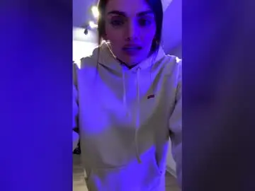 Creamyymadiii  live sex cam