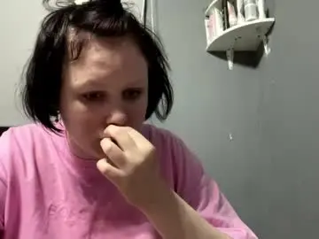 Earthascritchfield  live sex cam