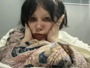 Earthascritchfield  live sex cam