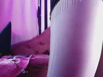 Hannalicious4u  live sex cam