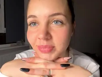 Madalinereitsma  live sex cam