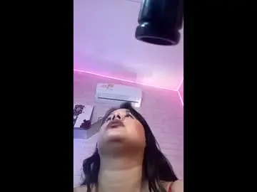 Miacolins20  live sex cam