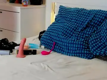 Monaluxxx  live sex cam