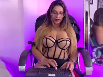 Rashell_gh  live sex cam