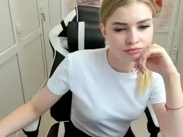 Avelinerose  live sex cam