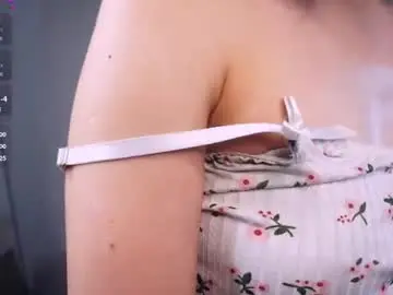 Dainalargena  live sex cam