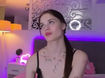 Luisaclover  live sex cam