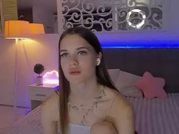 Luisaclover  live sex cam