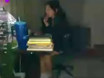 Ozhmara  live sex cam