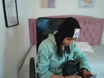 Shaneelle  live sex cam