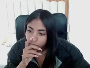 Shaneelle  live sex cam