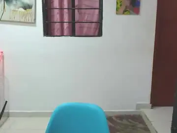 Smallsweet18  live sex cam