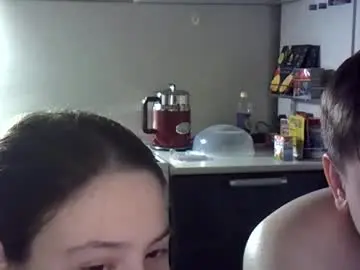 Bellahadid8  live sex cam