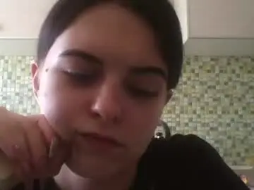 Deliciastombaugh  live sex cam