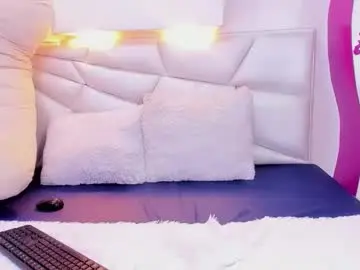Emiilly__evans  live sex cam