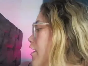 Kyany_1  live sex cam