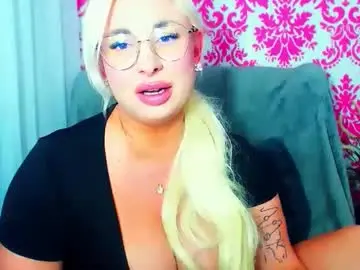 Luxuriaaa  live sex cam