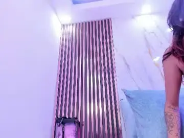 Mel_crow  live sex cam