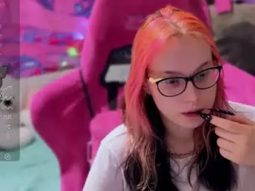 Pineapple_dope  live sex cam