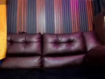 Pretty_emii  live sex cam