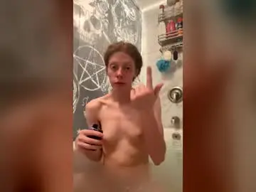 Redfoxyginger  live sex cam