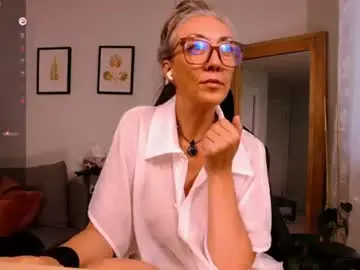 Sunnie_dayz  live sex cam