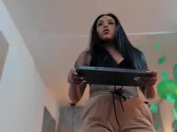 Alahia_betancur  live sex cam